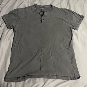 Abercrombie & Fitch Soft A&F Essentials Three Button Tee